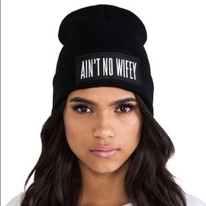 Ain’t No Wifey Black Beanie - dimepiece